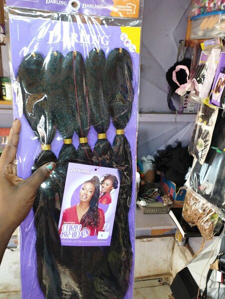 Extensions capillaires bouclés