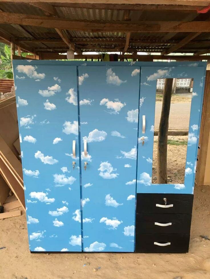 Armoire ciel avec miroir