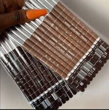 Lot de 2 crayons à sourcils ( la couleur de vos choix)