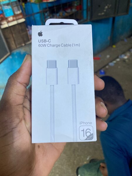 Câble iPhone 16 original