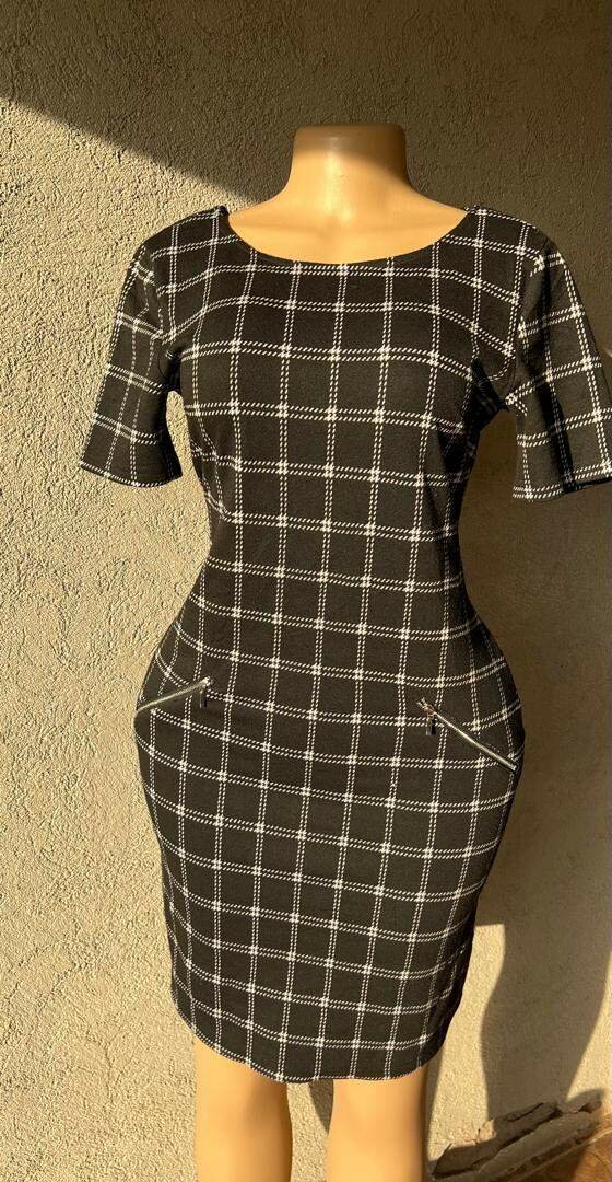 Lovely black dress @k100 only