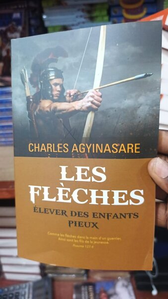 Les Flèches par Charles Agyinasare