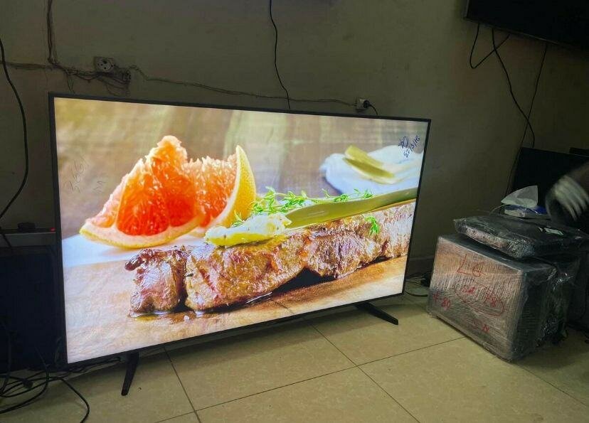 Téléviseur LED UHD 55 pouces