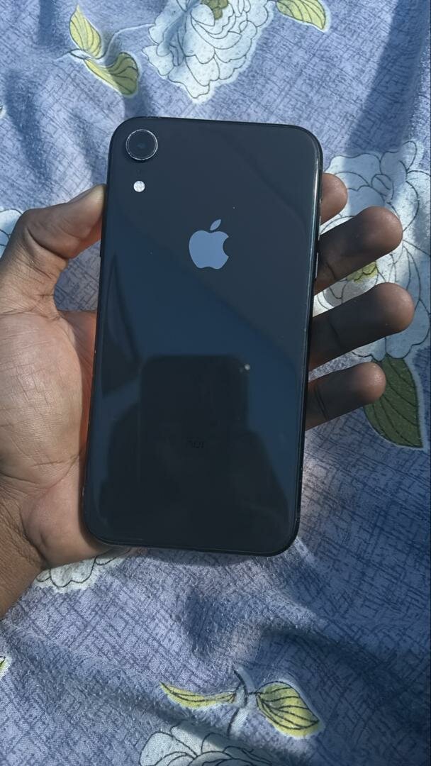 iPhone XR Noir 64 Go