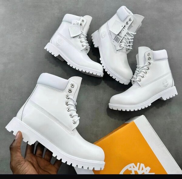 Bottes de randonnée blanches