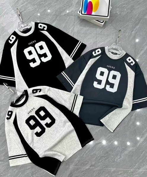 T-shirt sportive "99"