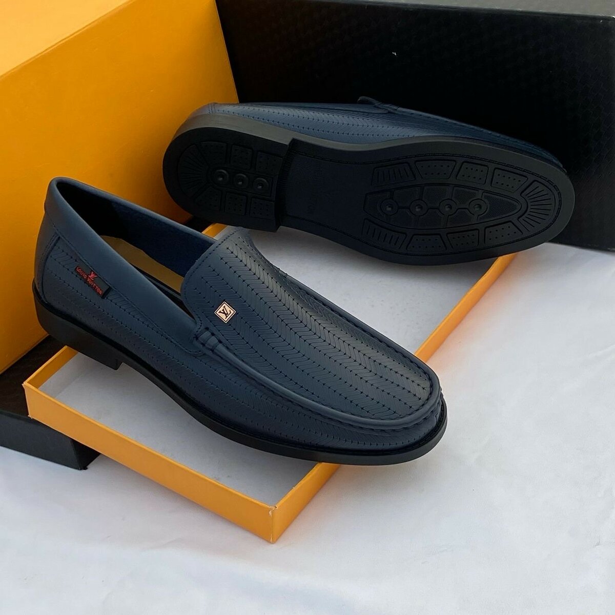 LOUIS VUITTON CLASSIC WEAR