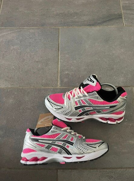 Baskets Running Roses