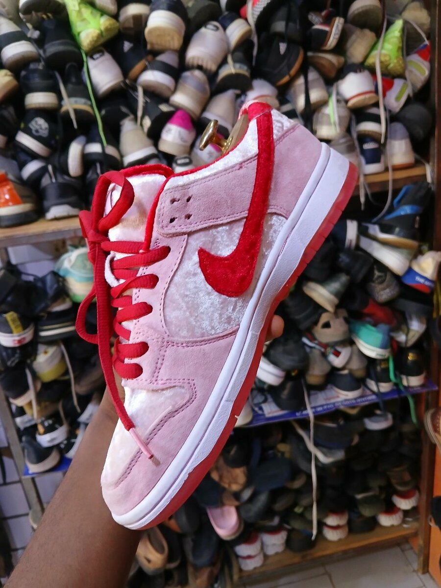 Baskets roses en daim pour hommes