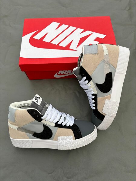 Nike Blazer Mid Sneakers