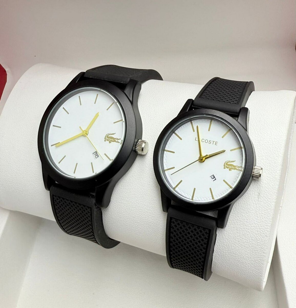 Deux Montres élégantes