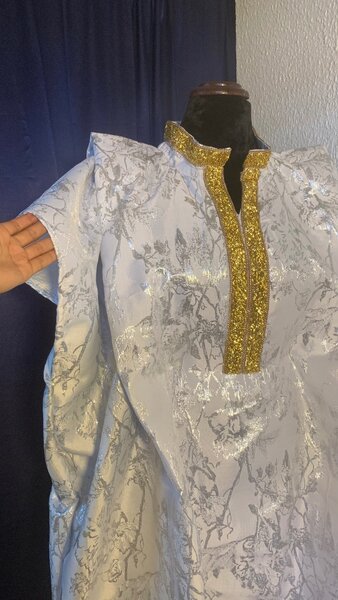 Boubou brocard blanc, doré