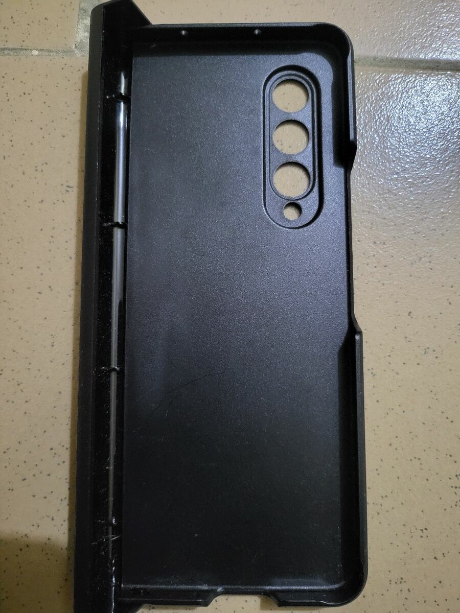 Étui pliable en fibre de carbone