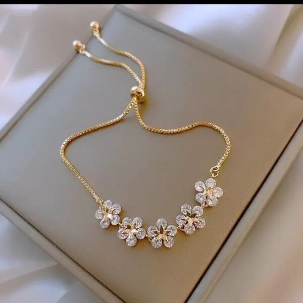 Pretty adjustable bracelet gold