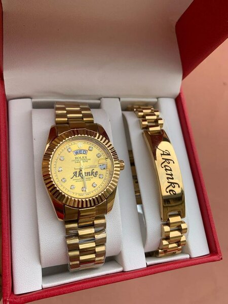 Montre et bracelet personnalisés luxe dorés AkanKe