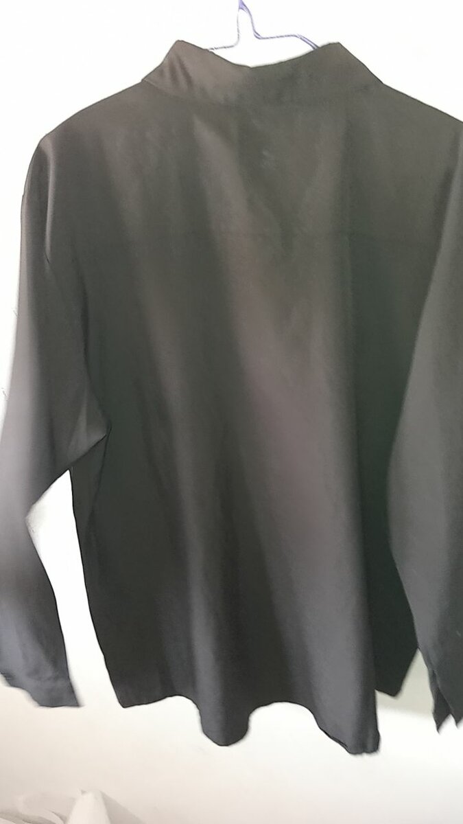 Chemise noire élégante