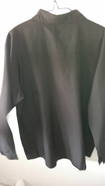 Chemise noire élégante