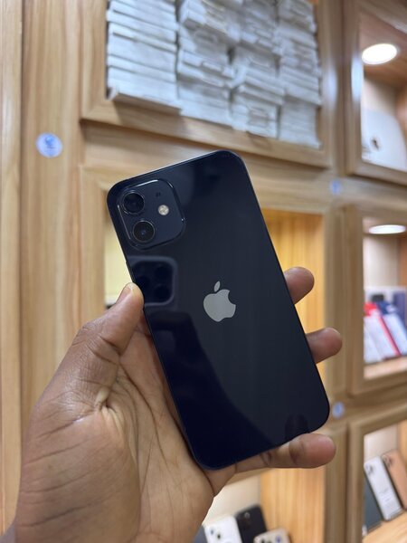 iPhone 12 64Go seconde main