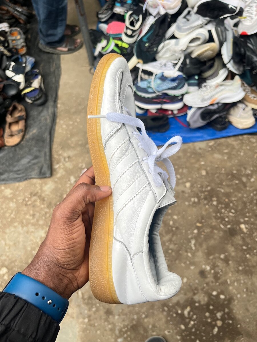 Sneakers blanches en cuir élégantes