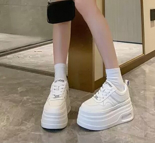 Кеды на высокой подошве