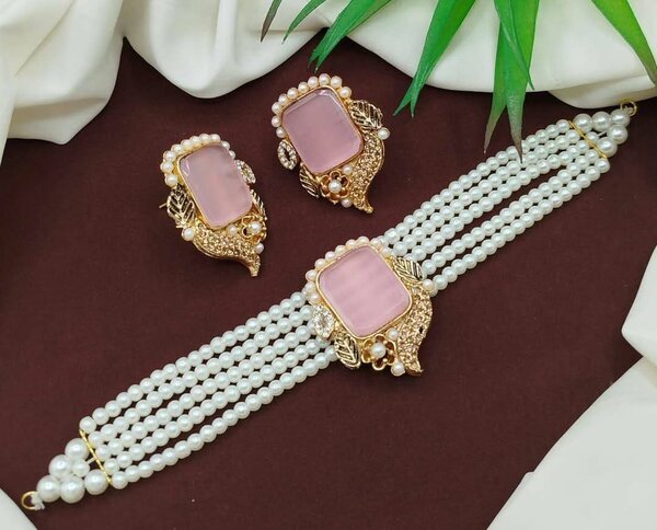 Ladies wedding set Necklace and earrings