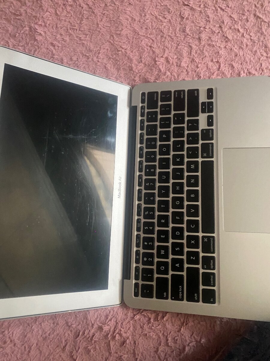 Apple laptop