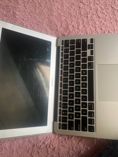 Apple laptop