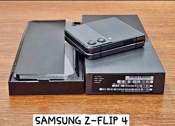 Samsung Galaxy Z Flip 4