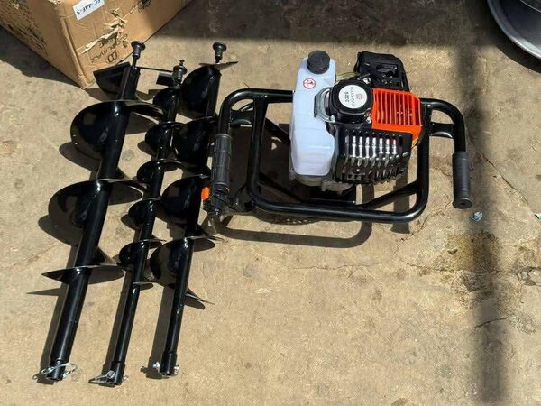 Tarière à essence puissante