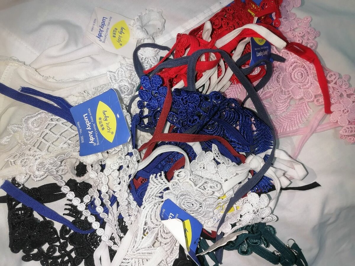 Lingerie dentelle colorée