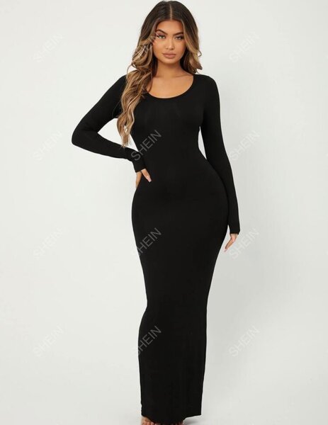 Robe noire manches longues