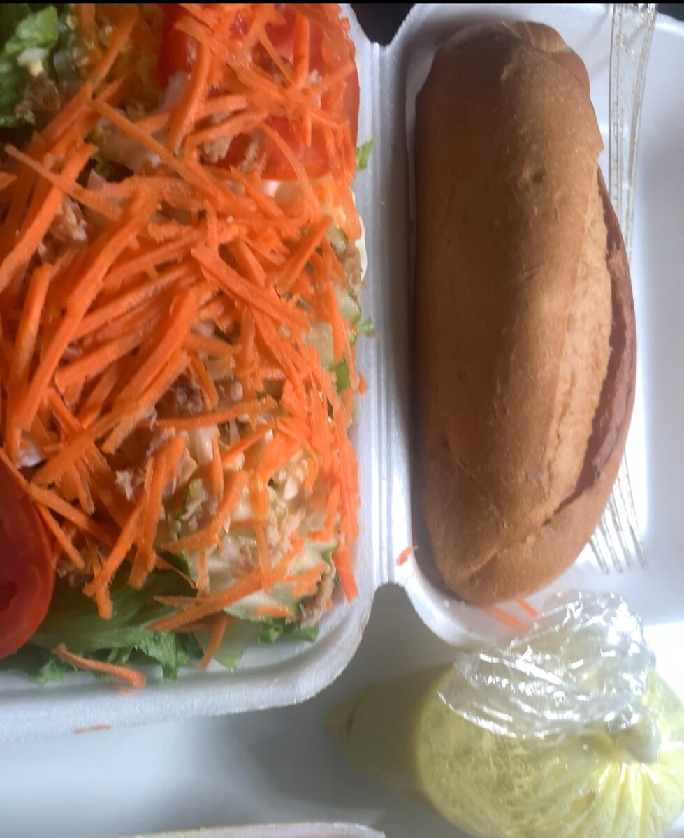 Salade Saine et Baguette