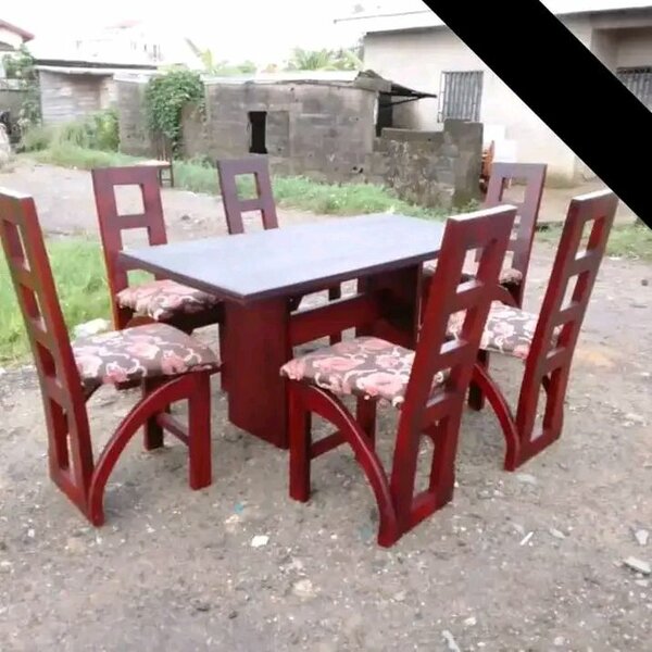 Table à manger en bois 6 chaises