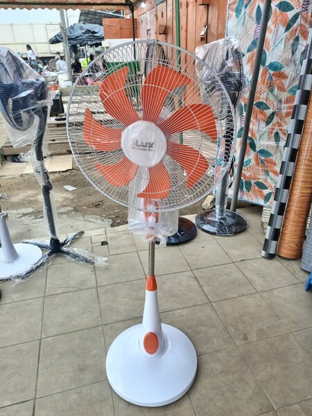 Ventilateur sur pied iLux