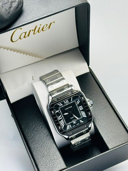 Montre Cartier Santos luxueuse