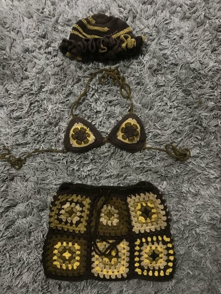Ensemble crochet marron et jaune