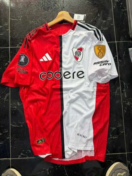 Maillot de football bicolore