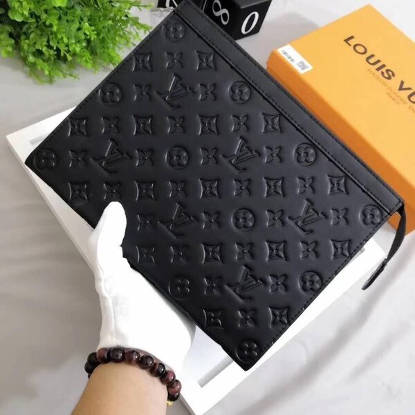 Pochette en cuir noir