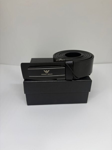 Ceinture cuir Calvin Klein ou Versace