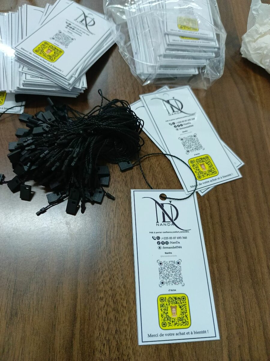 Étiquettes volante personnalis