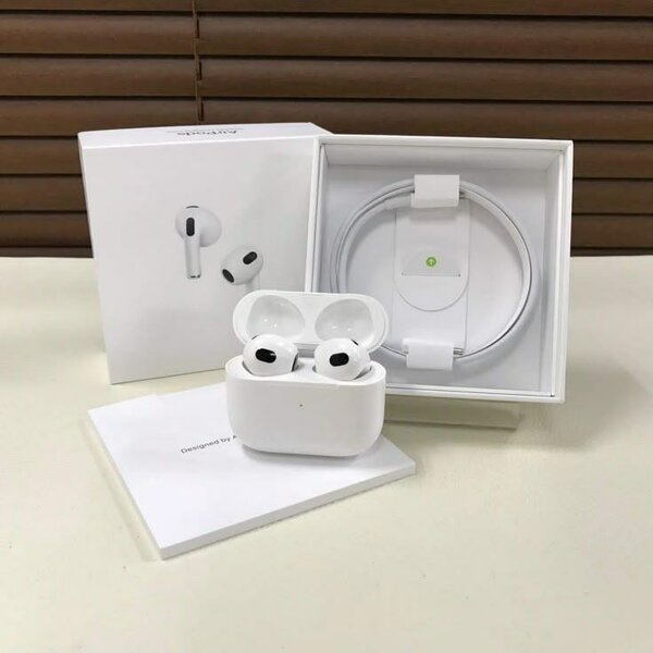AirPods 4 Apple
