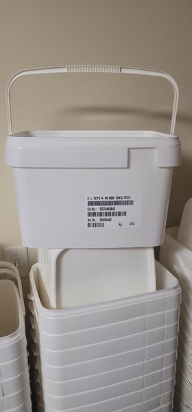 Storage buckets (5 gallons)
