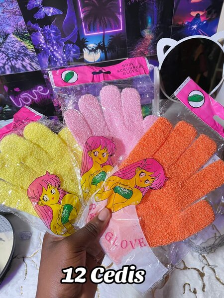 Exfoliating gloves
