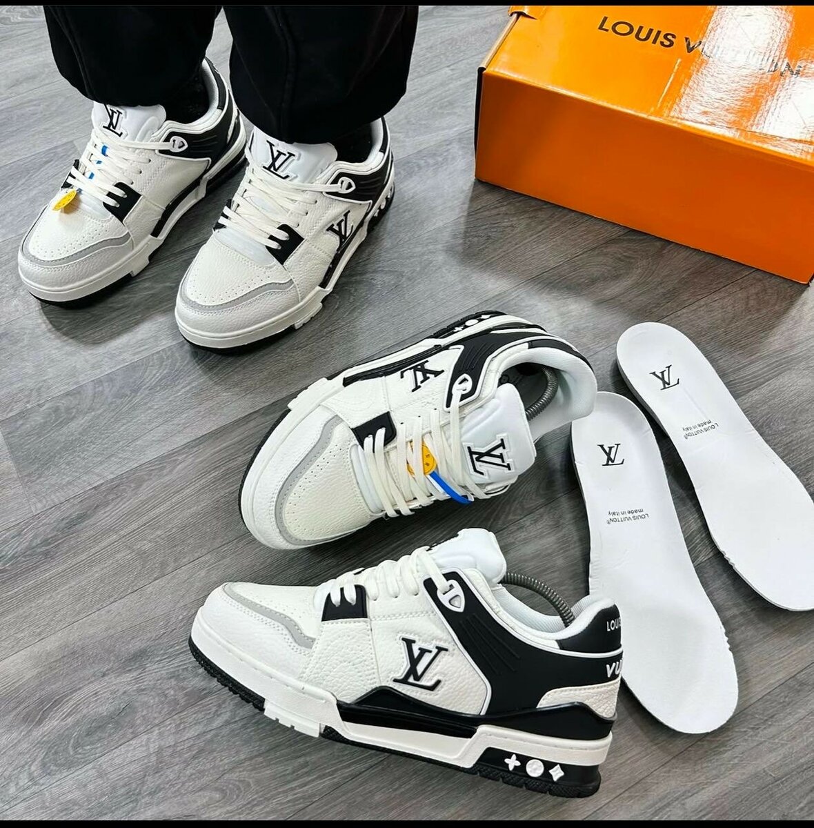 LOUIS VUITTON CLASSIC