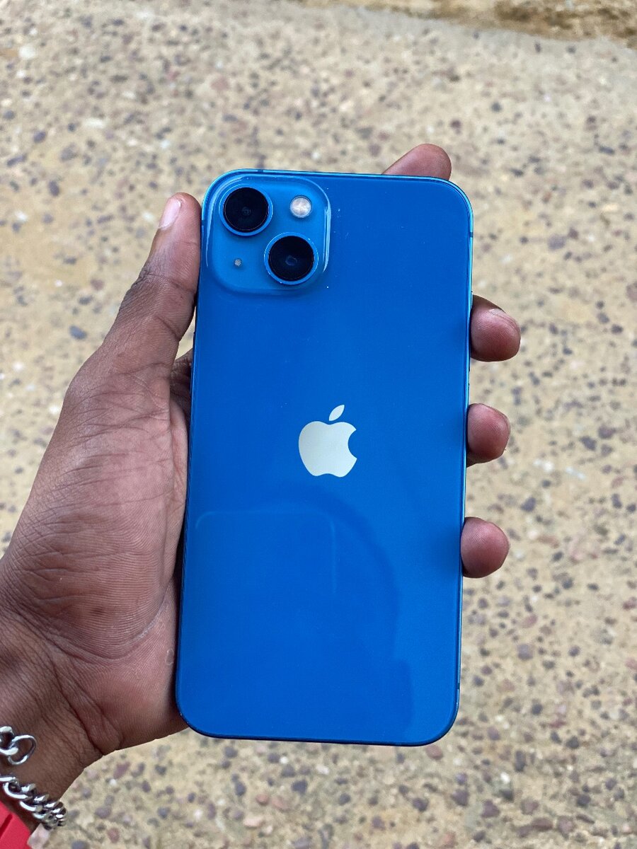 iPhone 13simple quasi neuf