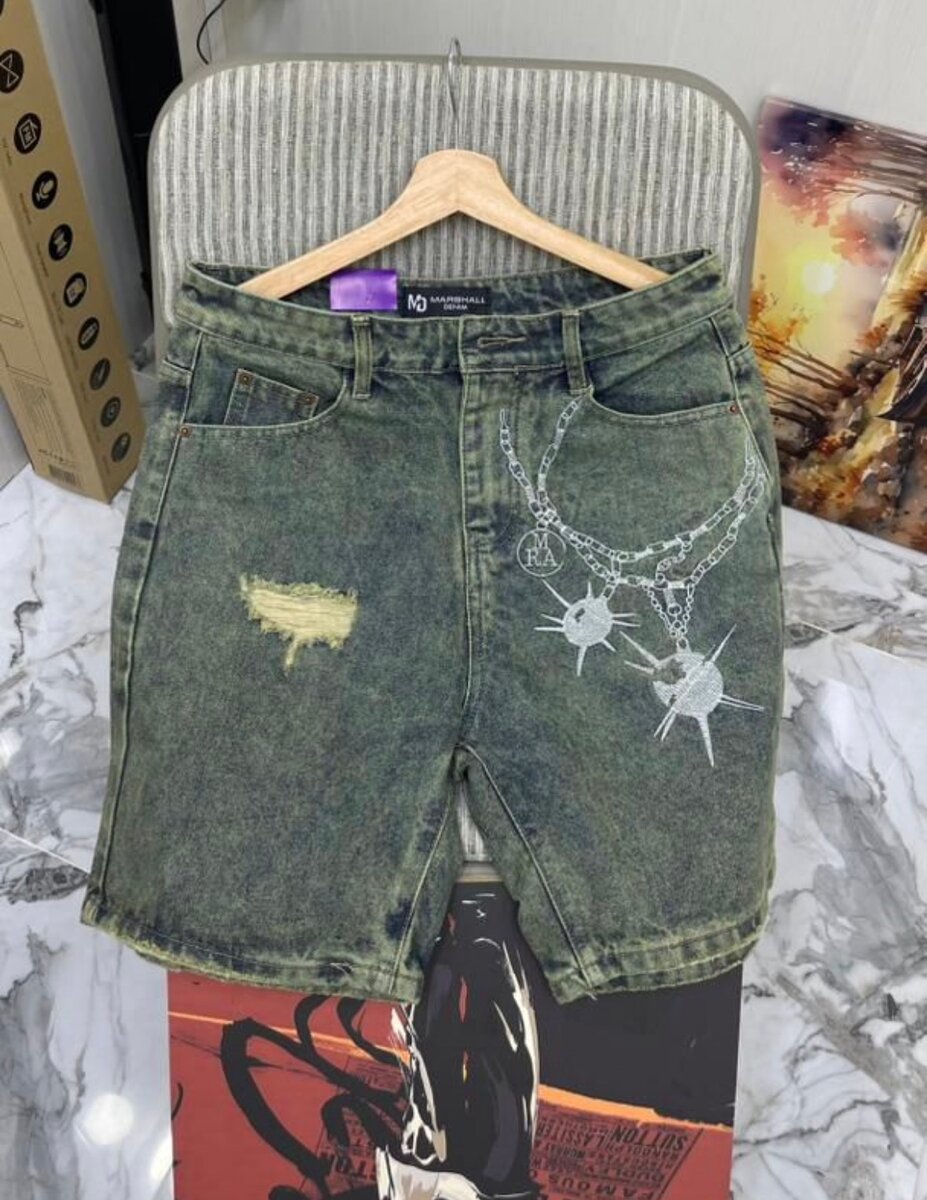 Shorts denim à motifs cool