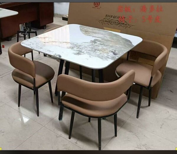 Table salle à manger moderne