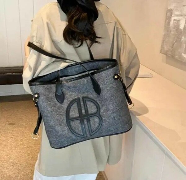 Sac fourre-tout en toile grise avec logo