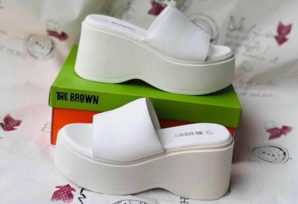 Sandales compensées femme élégantes