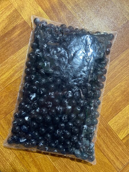 Perles Noires en Plastique